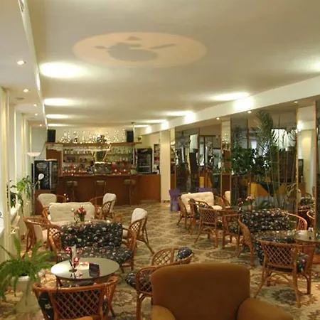 Garni Royal Diamond Hotel 2*